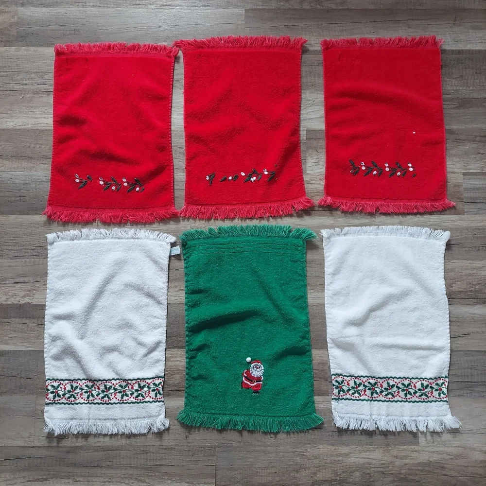 70s 80s Vintage Holiday Hand Towels Christmas Tree Santa Holly Mistletoe